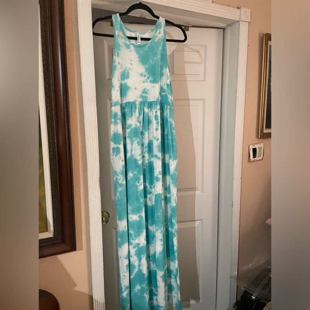 Sleeveless Tie-Dye Maxi Dress in Aqua and White